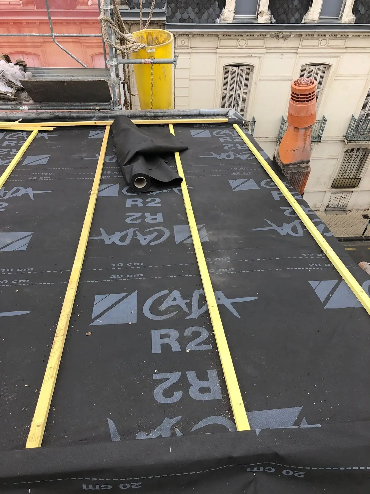 Pare-pluie posé sous la toiture à Marmande