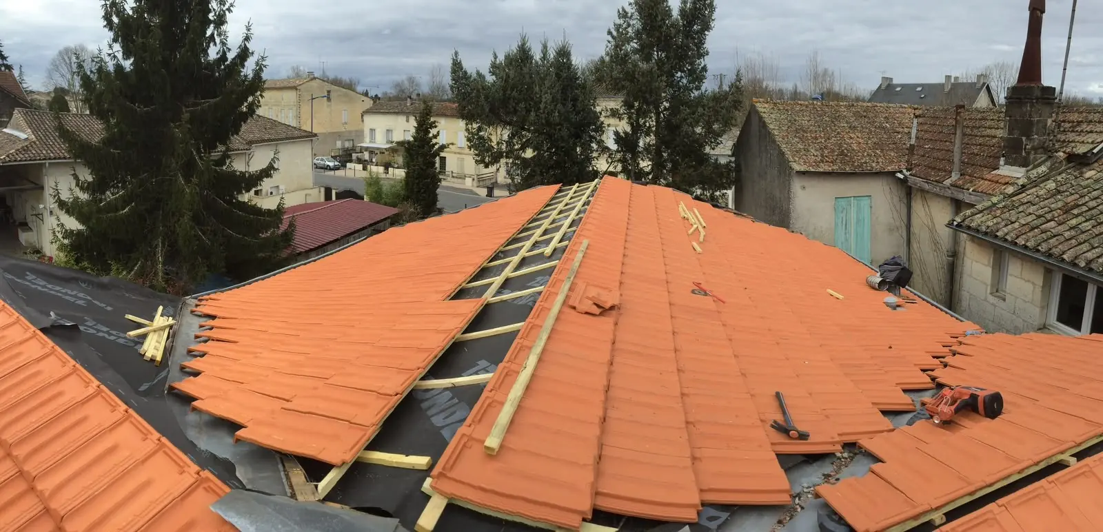 Rénovation d'une couverture en tuiles à Marmande