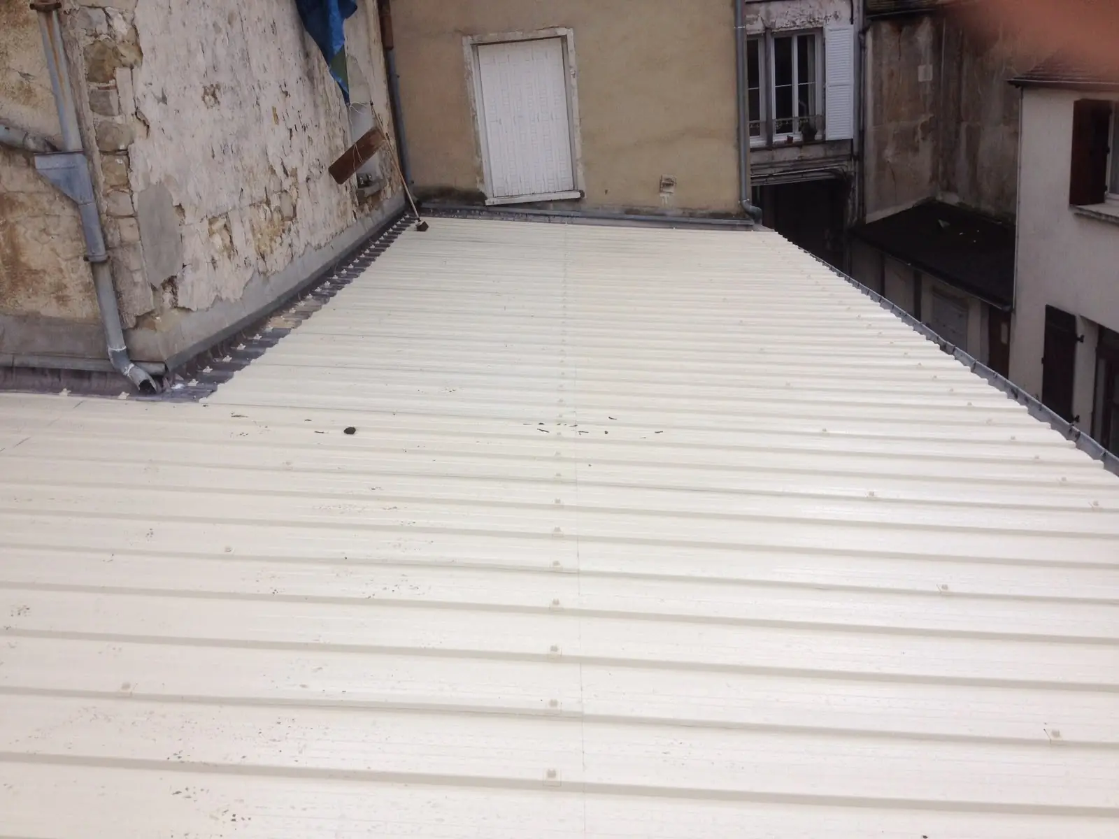Toiture en bac acier blanc à Marmande
