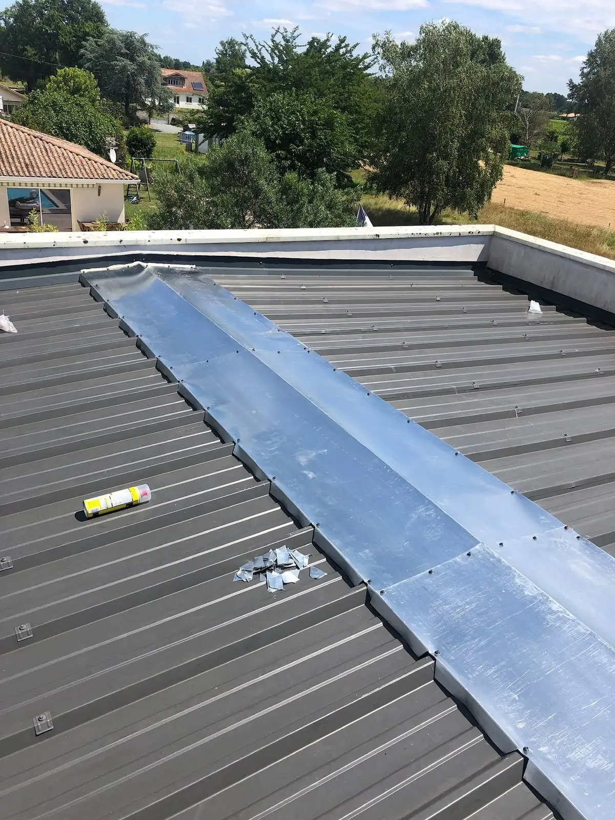 Faîtage d'une toiture en bac acier à Bergerac